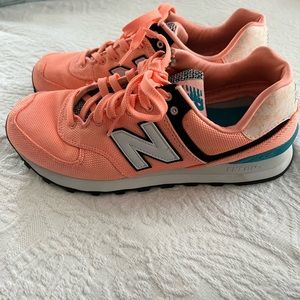Like NEW Womens New Balance shoes